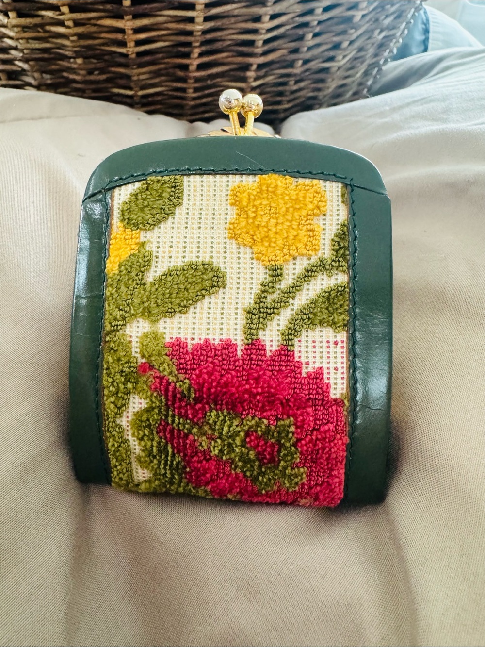 Vintage Kiss-Lock Coin Purse - Picture 2 of 6